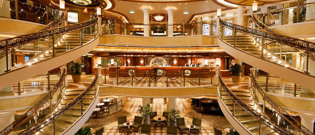 “The Piazza” – a stage for jugglers, musicians and other performers