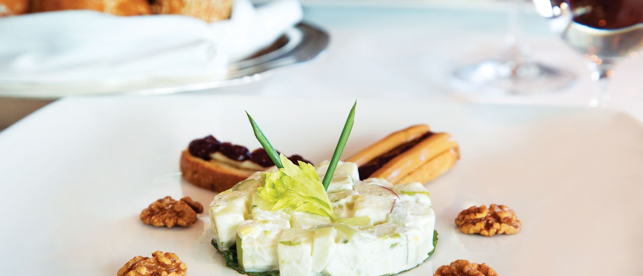 Restaurant Toscana celebrates the passion of Italian cooking, served on specially designed Versace porcelain.