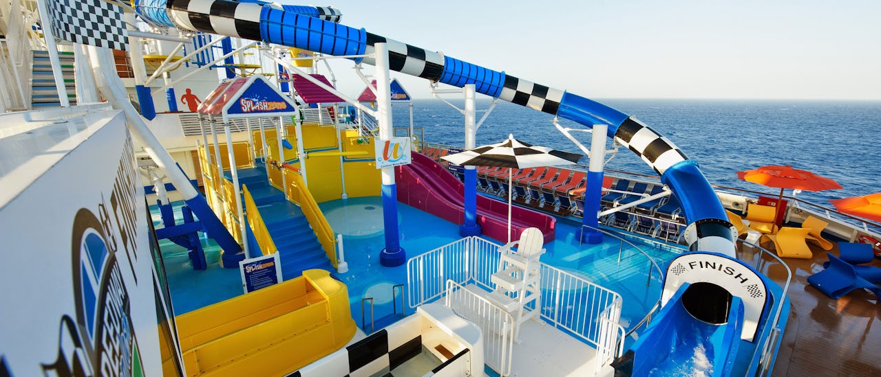 Cool rides at Carnival Waterworks