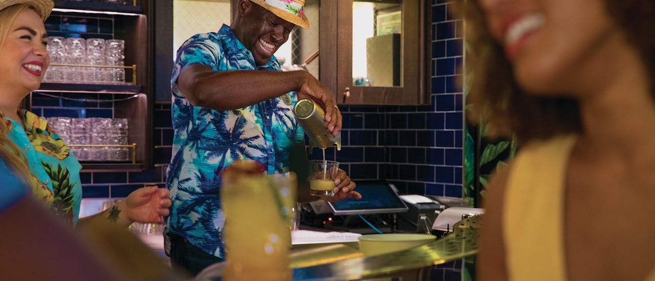 Caribbean vibes in the pool bar