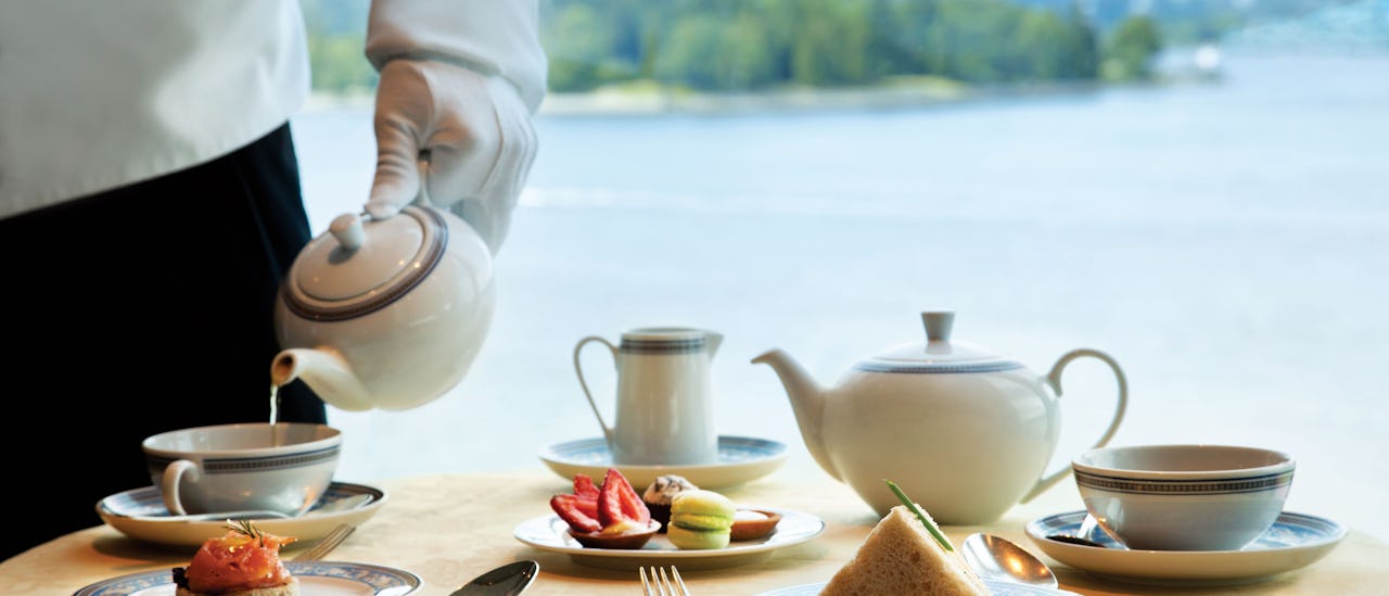 Afternoon tea served at Horizons with live music in the evenings