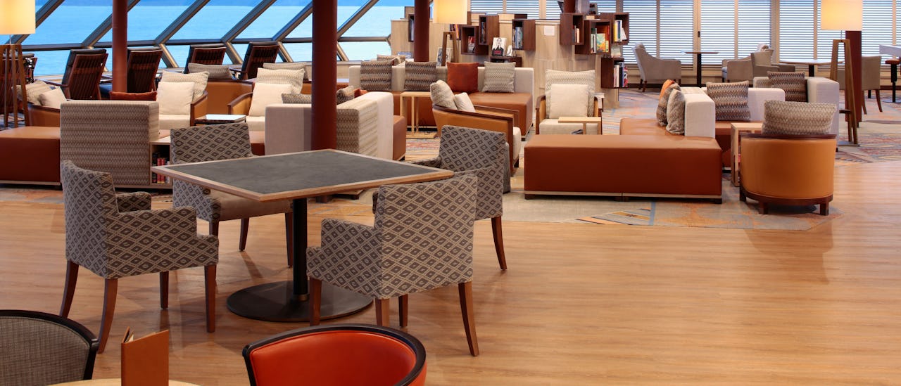 The observation Lounge Crow's Nest